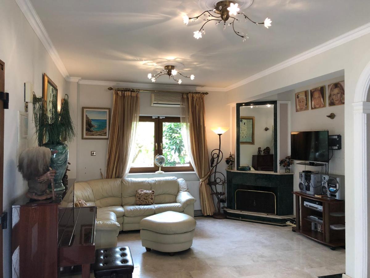 Villa Natalia 아이아 나파 외부 사진